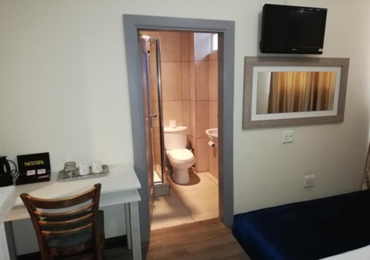 Regal Inn North Beach Дурбан Экстерьер фото